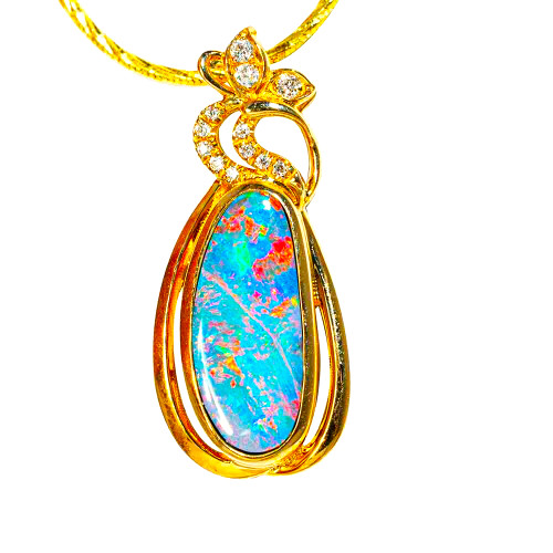 * A PASSIONATE ROMANCE 14KT GOLD & DIAMOND AUSTRALIAN OPAL NECKLACE