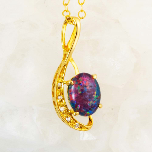 A SUNNY ISLAND 14KT YELLOW GOLD & DIAMOND AUSTRALIAN OPAL NECKLACE