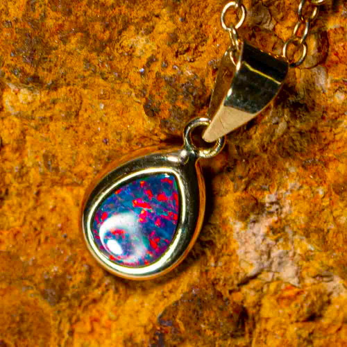 * KISSED POWDER 14KT GOLD AUSTRALIAN OPAL NECKLACE