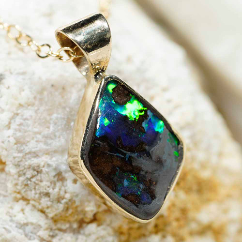 *MYTHOLOGY 14KT GOLD AUSTRALIAN OPAL NECKLACE