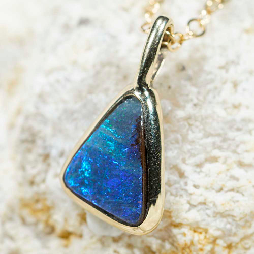 *HORUS 14KT GOLD AUSTRALIAN OPAL NECKLACE