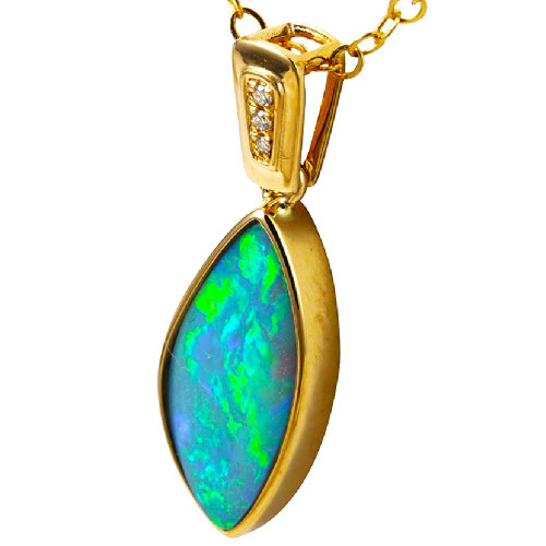 *  TRES BON 14KT YELLOW GOLD & DIAMOND AUSTRALIAN OPAL NECKLACE