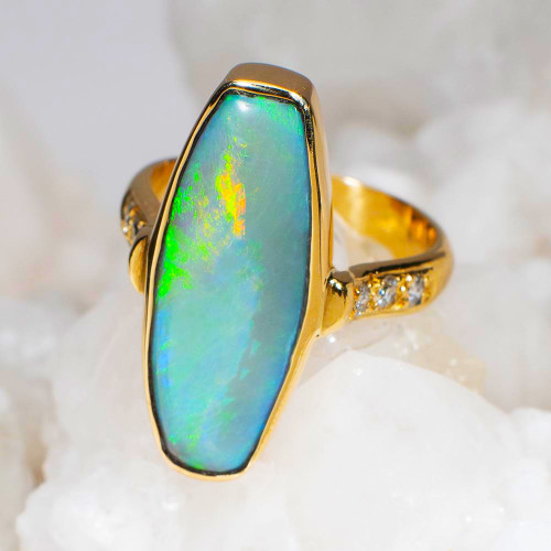 * 1 MINE LIGHT 14KT YELLOW GOLD & DIAMOND AUSTRALIAN OPAL RING