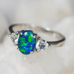   *    A  STANDOUT STERLING SILVER AUSTRALIAN OPAL RING