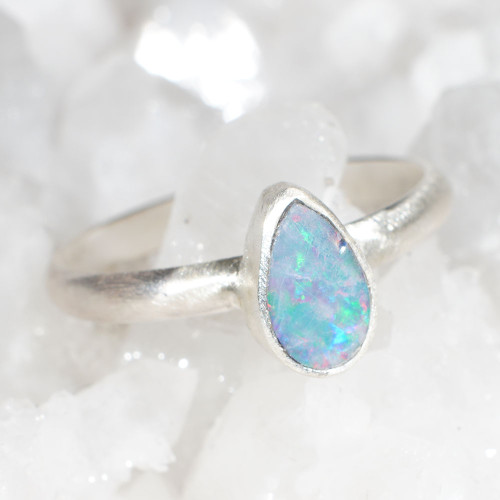 *LOVED HUG STERLING SILVER AUSTRALIAN OPAL RING