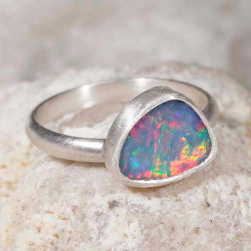 *  LIGHT MOTIVE STERLING SILVER AUSTRALIAN OPAL RING