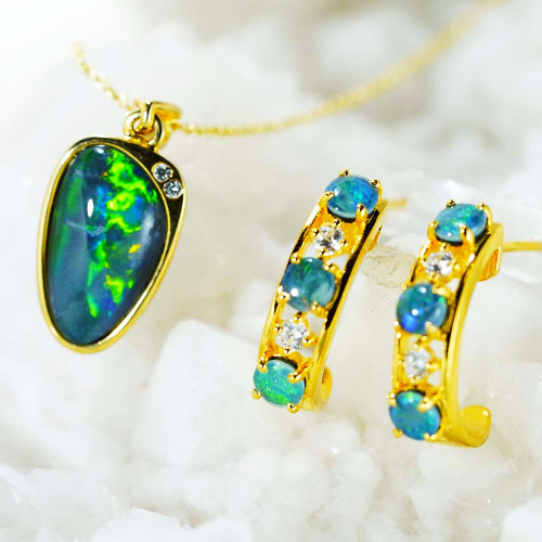 *JEWEL REALM 18KT YELLOW GOLD PLATED AUSTRALIAN OPAL JEWELLERY SET